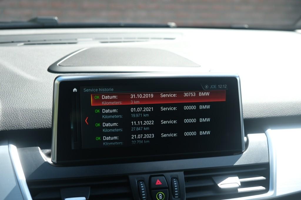 BMW 2 Serie 225xe iPerformance Active Tourer High Executive | SOH 87% | Navi | App Connect | Panoramadak | Keyless | Harman Kardon | Elektrische Achterklep | Camera afbeelding 23
