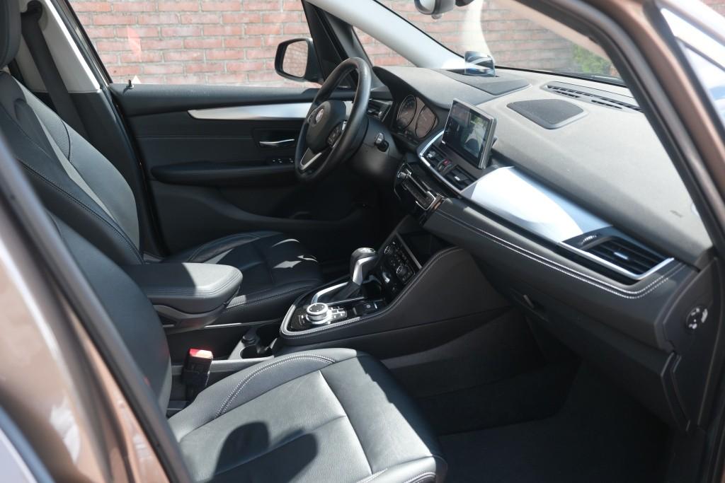 BMW 2 Serie 225xe iPerformance Active Tourer High Executive | SOH 87% | Navi | App Connect | Panoramadak | Keyless | Harman Kardon | Elektrische Achterklep | Camera afbeelding 4