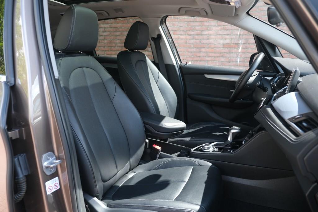 BMW 2 Serie 225xe iPerformance Active Tourer High Executive | SOH 87% | Navi | App Connect | Panoramadak | Keyless | Harman Kardon | Elektrische Achterklep | Camera afbeelding 6