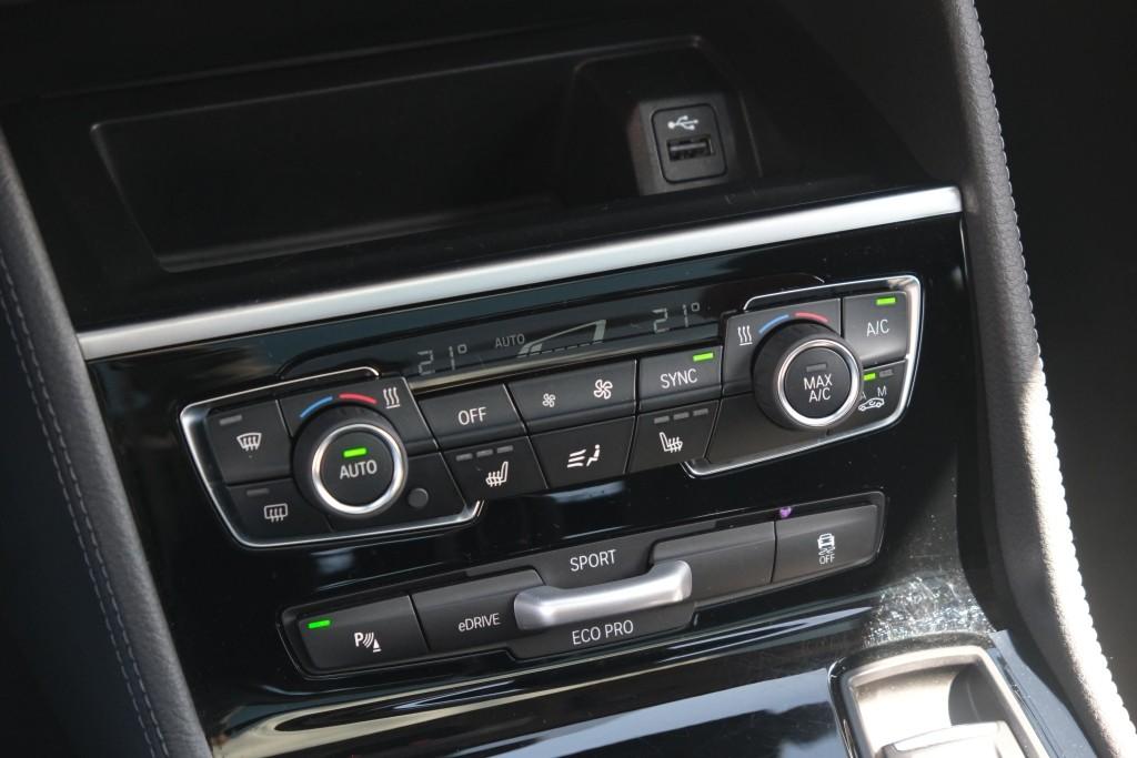 BMW 2 Serie 225xe iPerformance Active Tourer High Executive | SOH 87% | Navi | App Connect | Panoramadak | Keyless | Harman Kardon | Elektrische Achterklep | Camera afbeelding 25