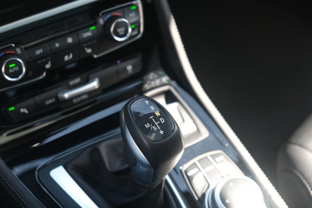 BMW 2 Serie 225xe iPerformance Active Tourer High Executive | SOH 87% | Navi | App Connect | Panoramadak | Keyless | Harman Kardon | Elektrische Achterklep | Camera afbeelding 26