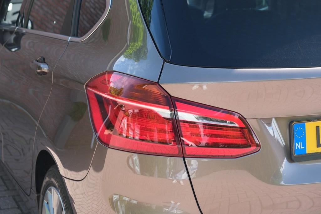 BMW 2 Serie 225xe iPerformance Active Tourer High Executive | SOH 87% | Navi | App Connect | Panoramadak | Keyless | Harman Kardon | Elektrische Achterklep | Camera afbeelding 33