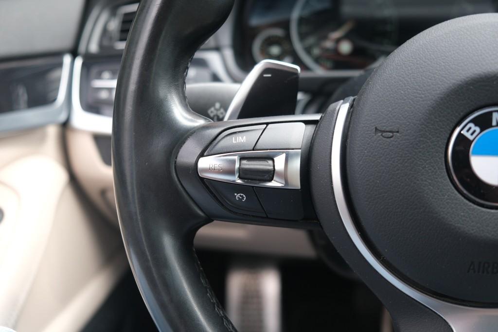 BMW 5 Serie 520i 184pk Aut. Touring M Sport Edition | Navi | Head-Up Display | Leder | Camera | Xenon | Memory | Stoelverwarming | Trekhaak afbeelding 10