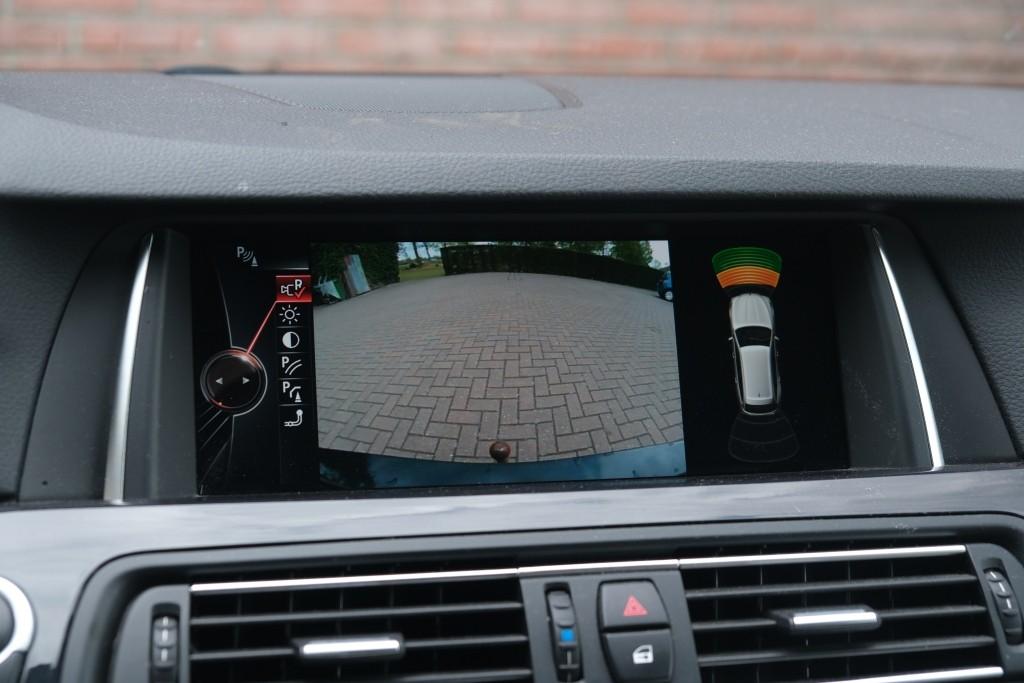 BMW 5 Serie 520i 184pk Aut. Touring M Sport Edition | Navi | Head-Up Display | Leder | Camera | Xenon | Memory | Stoelverwarming | Trekhaak afbeelding 24