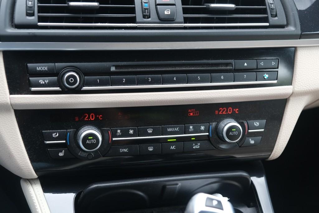 BMW 5 Serie 520i 184pk Aut. Touring M Sport Edition | Navi | Head-Up Display | Leder | Camera | Xenon | Memory | Stoelverwarming | Trekhaak afbeelding 26