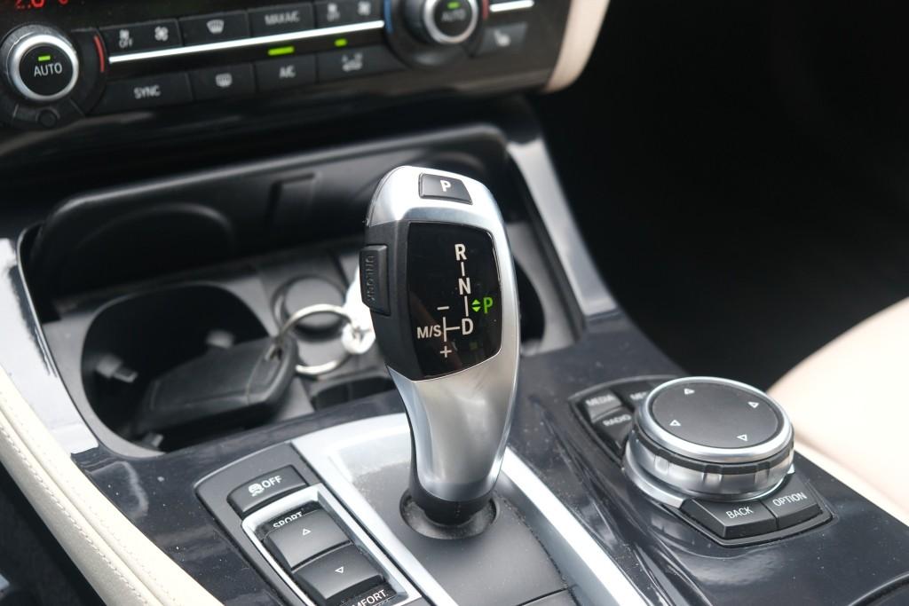 BMW 5 Serie 520i 184pk Aut. Touring M Sport Edition | Navi | Head-Up Display | Leder | Camera | Xenon | Memory | Stoelverwarming | Trekhaak afbeelding 27