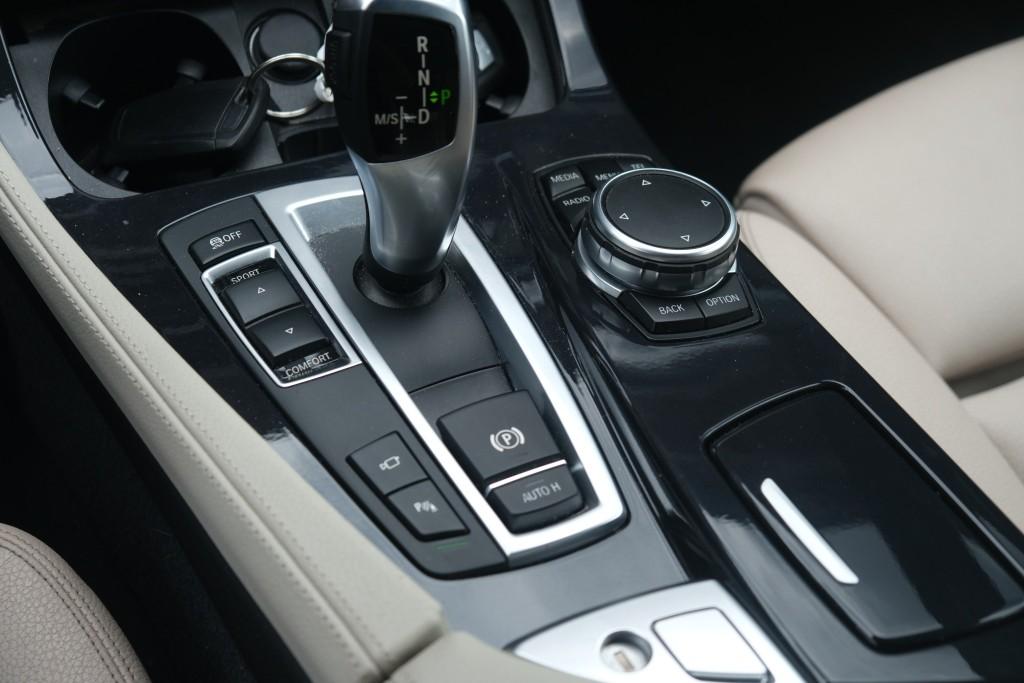 BMW 5 Serie 520i 184pk Aut. Touring M Sport Edition | Navi | Head-Up Display | Leder | Camera | Xenon | Memory | Stoelverwarming | Trekhaak afbeelding 28