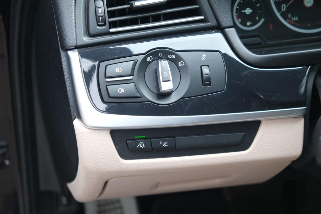 BMW 5 Serie 520i 184pk Aut. Touring M Sport Edition | Navi | Head-Up Display | Leder | Camera | Xenon | Memory | Stoelverwarming | Trekhaak afbeelding 30