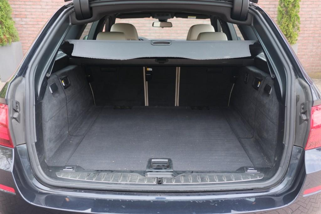 BMW 5 Serie 520i 184pk Aut. Touring M Sport Edition | Navi | Head-Up Display | Leder | Camera | Xenon | Memory | Stoelverwarming | Trekhaak afbeelding 38