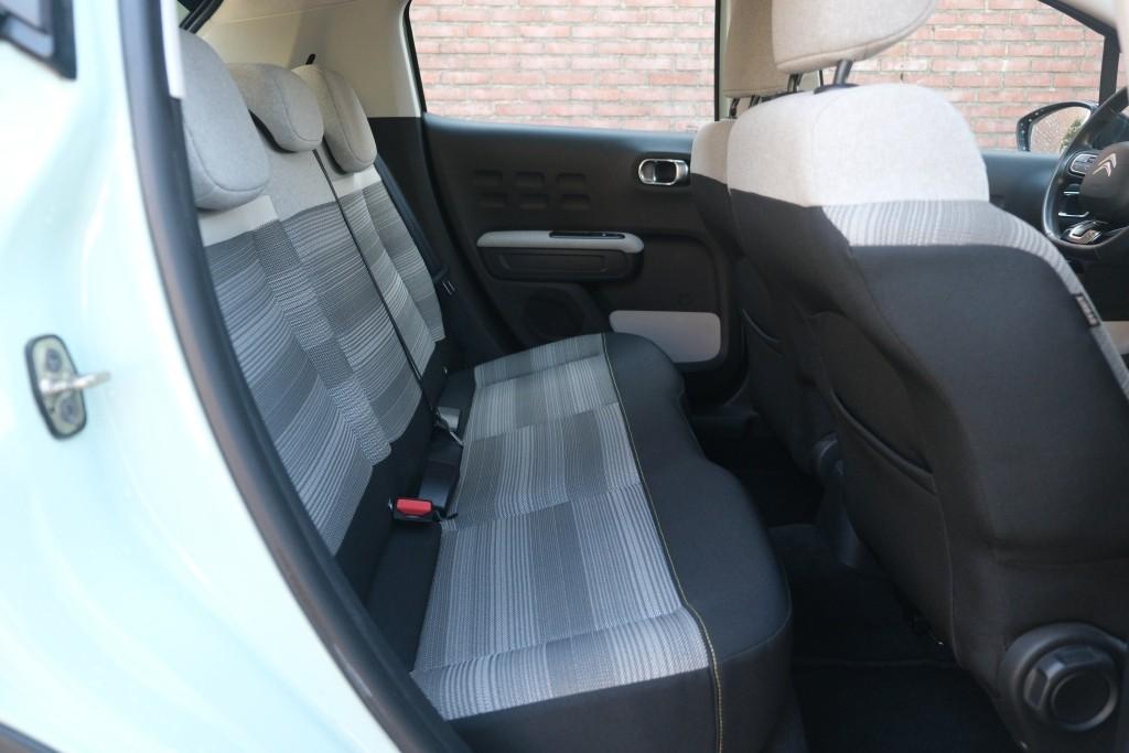 Citroën C3 1.2 PureTech 82pk Shine | Navi | App Connect | Climate | Cruise | Panoramadak | PDC afbeelding 3