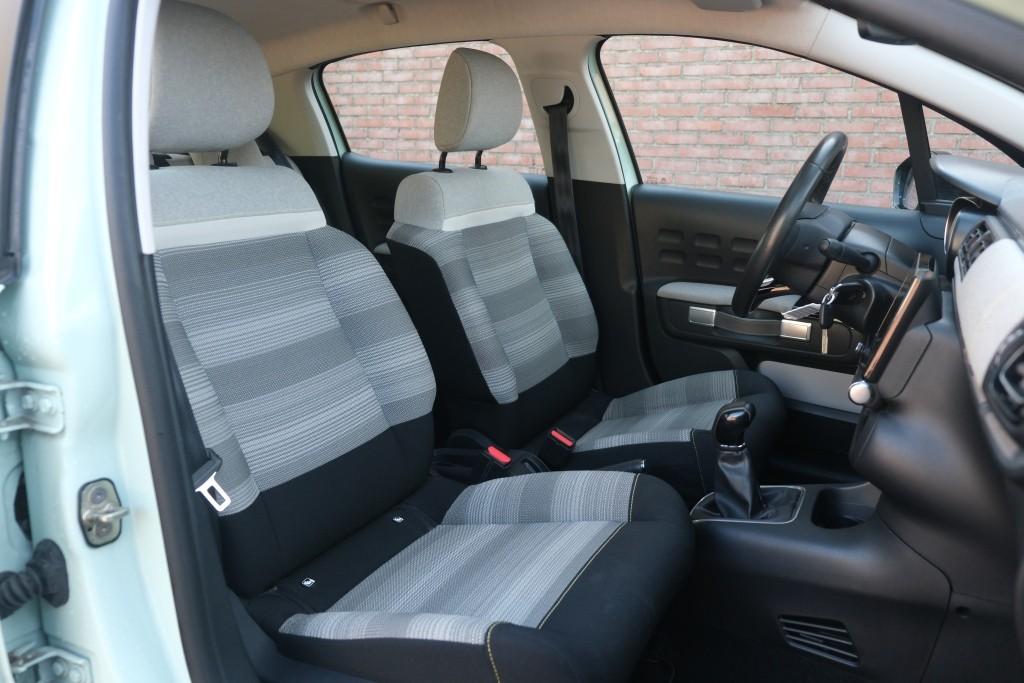 Citroën C3 1.2 PureTech 82pk Shine | Navi | App Connect | Climate | Cruise | Panoramadak | PDC afbeelding 6