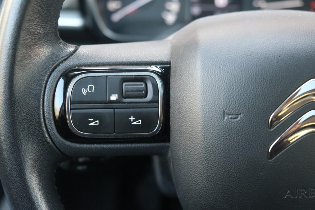 Citroën C3 1.2 PureTech 82pk Shine | Navi | App Connect | Climate | Cruise | Panoramadak | PDC afbeelding 9