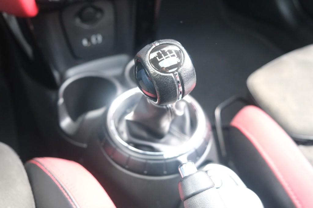 MINI Cooper S 192pk Chili Serious Business | JCW Pakket | Panoramadak | Keyless | Camera | Harman/kardon | Winter Pakket afbeelding 25