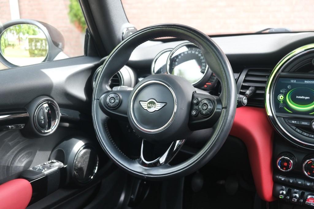 MINI Cooper S 192pk Chili Serious Business | JCW Pakket | Panoramadak | Keyless | Camera | Harman/kardon | Winter Pakket afbeelding 11
