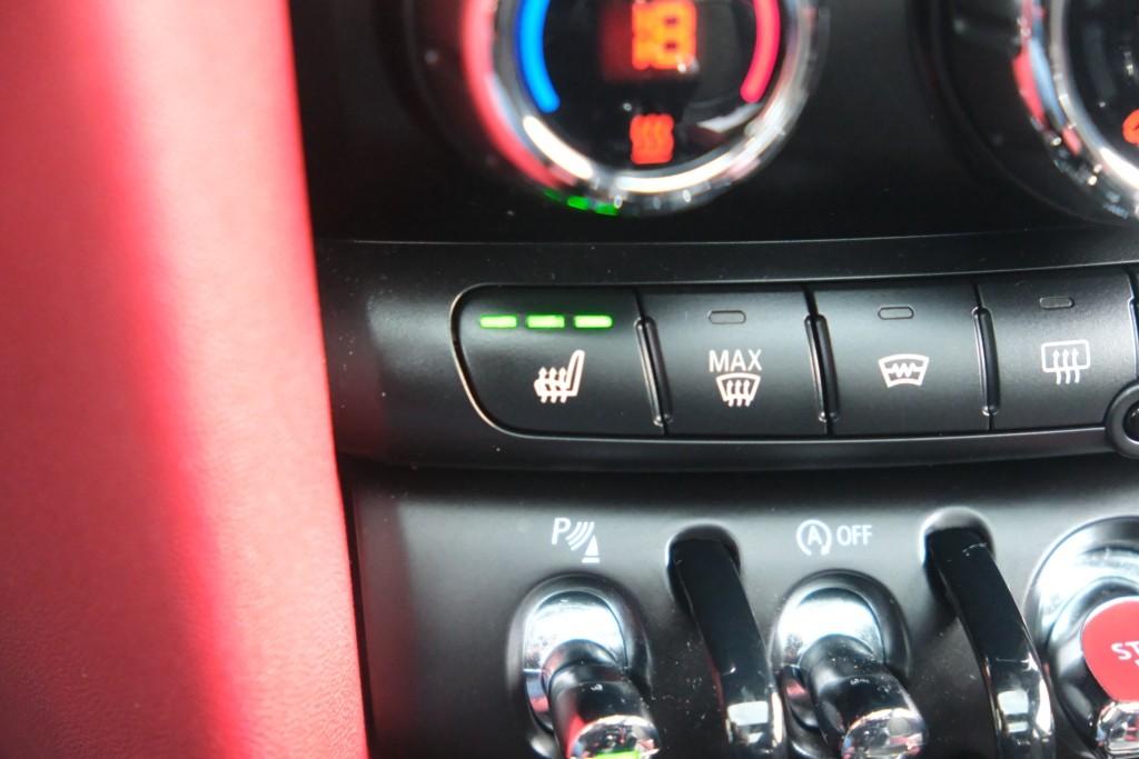 MINI Cooper S 192pk Chili Serious Business | JCW Pakket | Panoramadak | Keyless | Camera | Harman/kardon | Winter Pakket afbeelding 21