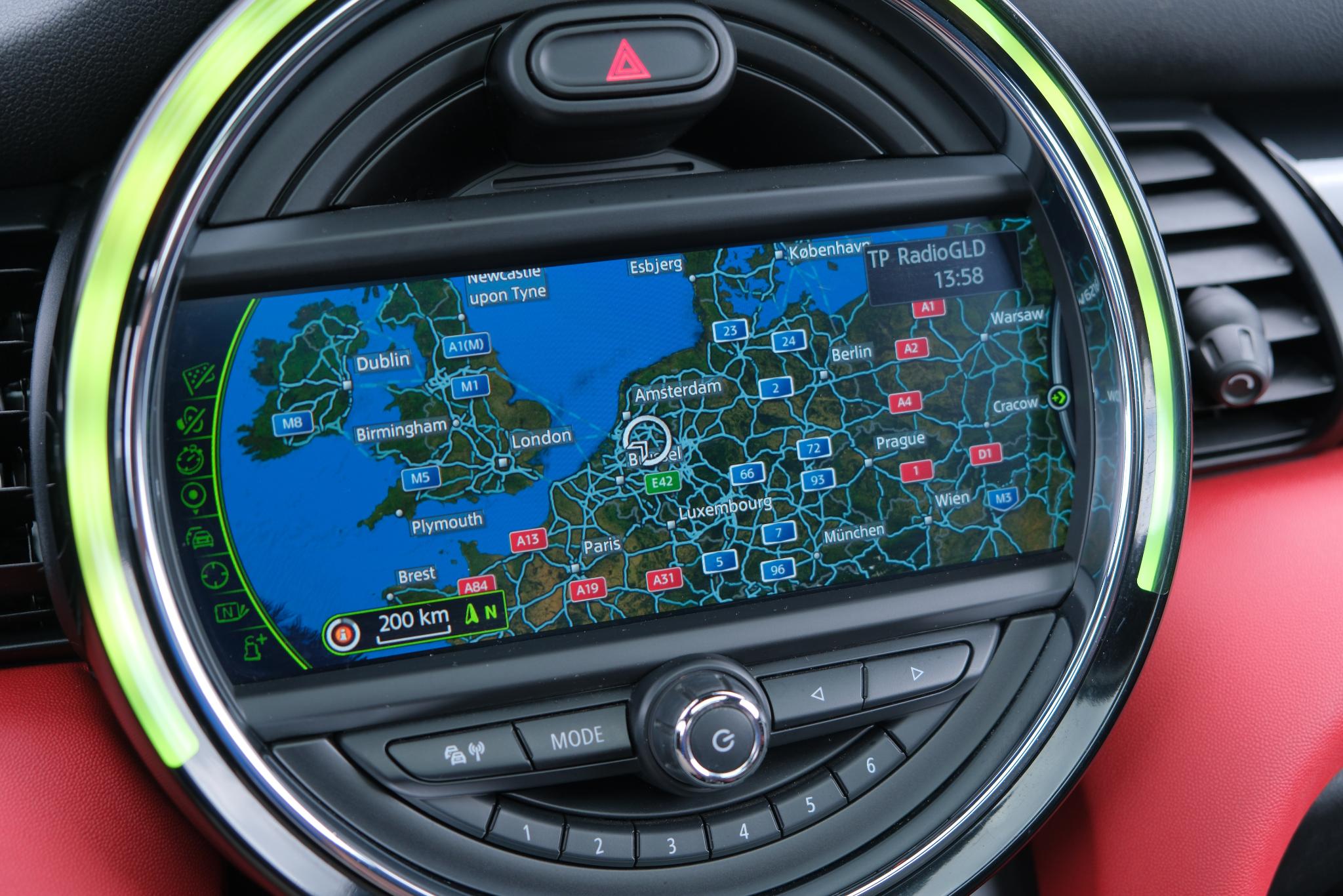 MINI Cooper S 192pk Chili Serious Business | JCW Pakket | Panoramadak | Keyless | Camera | Harman/kardon | Winter Pakket afbeelding 9