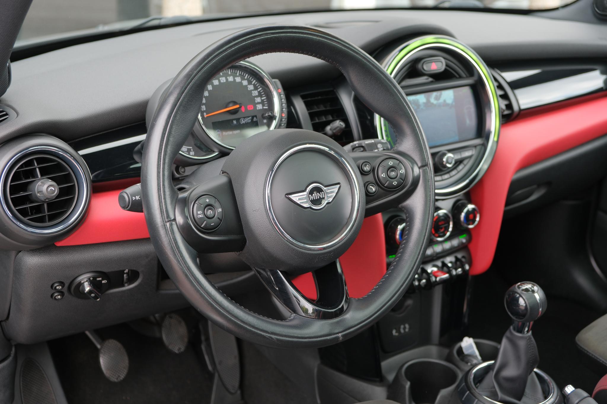 MINI Cooper S 192pk Chili Serious Business | JCW Pakket | Panoramadak | Keyless | Camera | Harman/kardon | Winter Pakket afbeelding 11