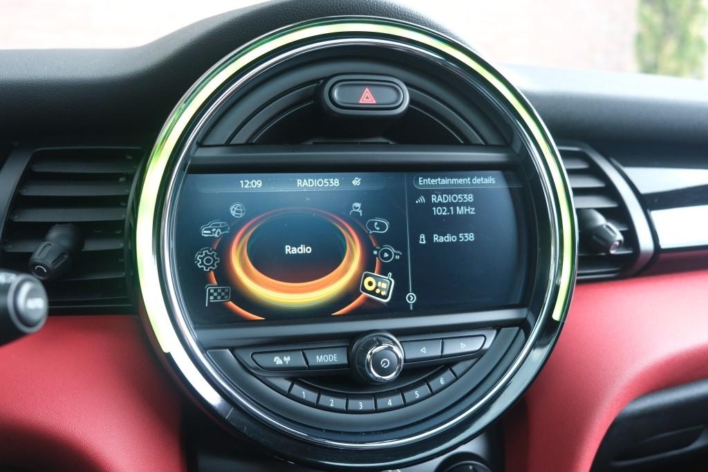 MINI Cooper S 192pk Chili Serious Business | JCW Pakket | Panoramadak | Keyless | Camera | Harman/kardon | Winter Pakket afbeelding 12