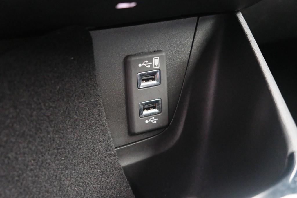 Opel Crossland 1.2 Turbo 110pk Ultimate | Navi | App Connect | Climate | Camera | Keyless | Blind Spot | PDC afbeelding 22