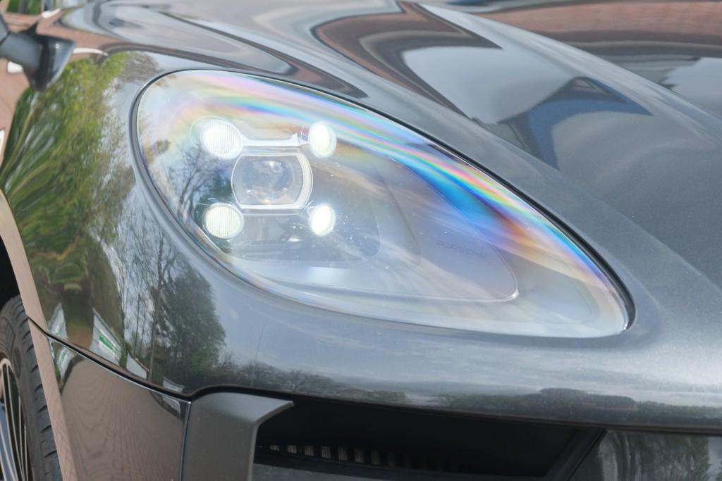 Porsche Macan 3.0 S 354pk PDK | Navi | App Connect | Panoramadak | Leder | Memory | Camera | Elektrische Achterklep | Sportuitlaat afbeelding 2