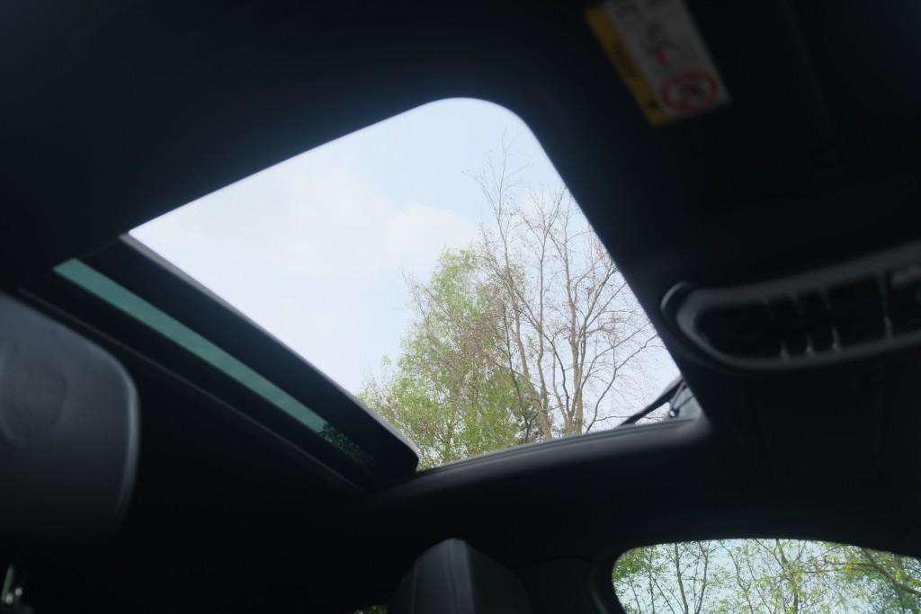 Porsche Macan 3.0 S 354pk PDK | Navi | App Connect | Panoramadak | Leder | Memory | Camera | Elektrische Achterklep | Sportuitlaat afbeelding 16