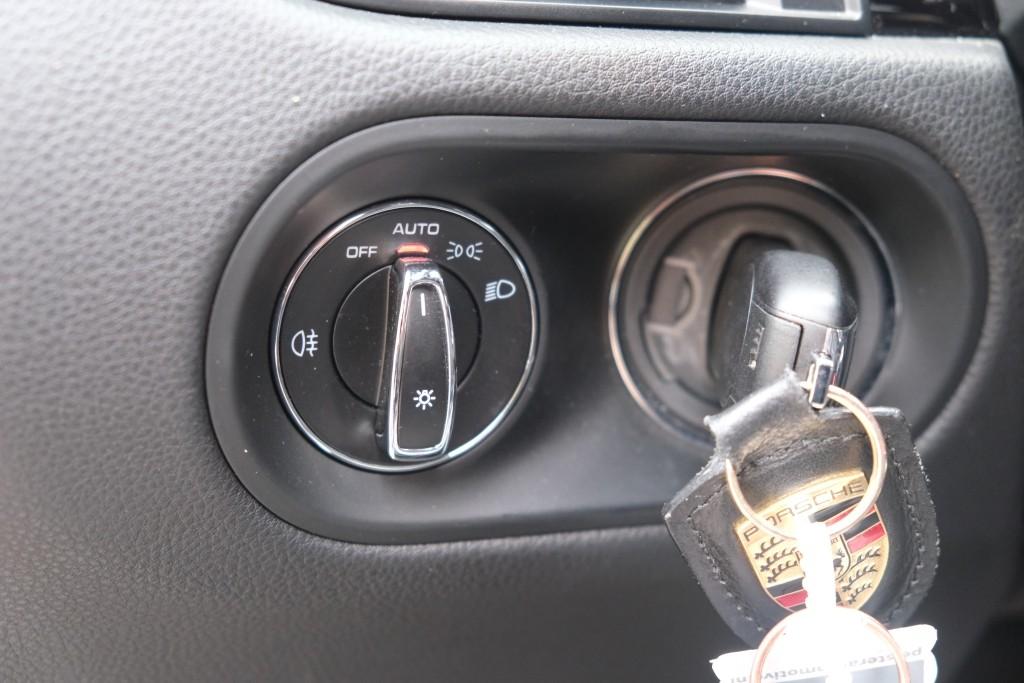 Porsche Macan 3.0 S 354pk PDK | Navi | App Connect | Panoramadak | Leder | Memory | Camera | Elektrische Achterklep | Sportuitlaat afbeelding 32