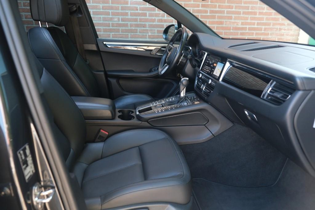 Porsche Macan 3.0 S 354pk PDK | Navi | App Connect | Panoramadak | Leder | Memory | Camera | Elektrische Achterklep | Sportuitlaat afbeelding 4