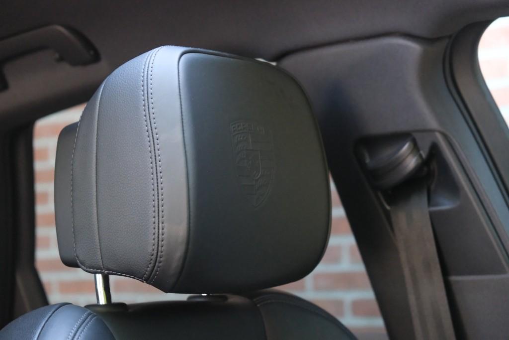 Porsche Macan 3.0 S 354pk PDK | Navi | App Connect | Panoramadak | Leder | Memory | Camera | Elektrische Achterklep | Sportuitlaat afbeelding 7