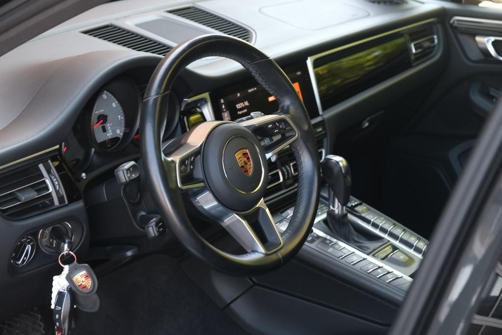 Porsche Macan 3.0 S 354pk PDK | Navi | App Connect | Panoramadak | Leder | Memory | Camera | Elektrische Achterklep | Sportuitlaat afbeelding 9