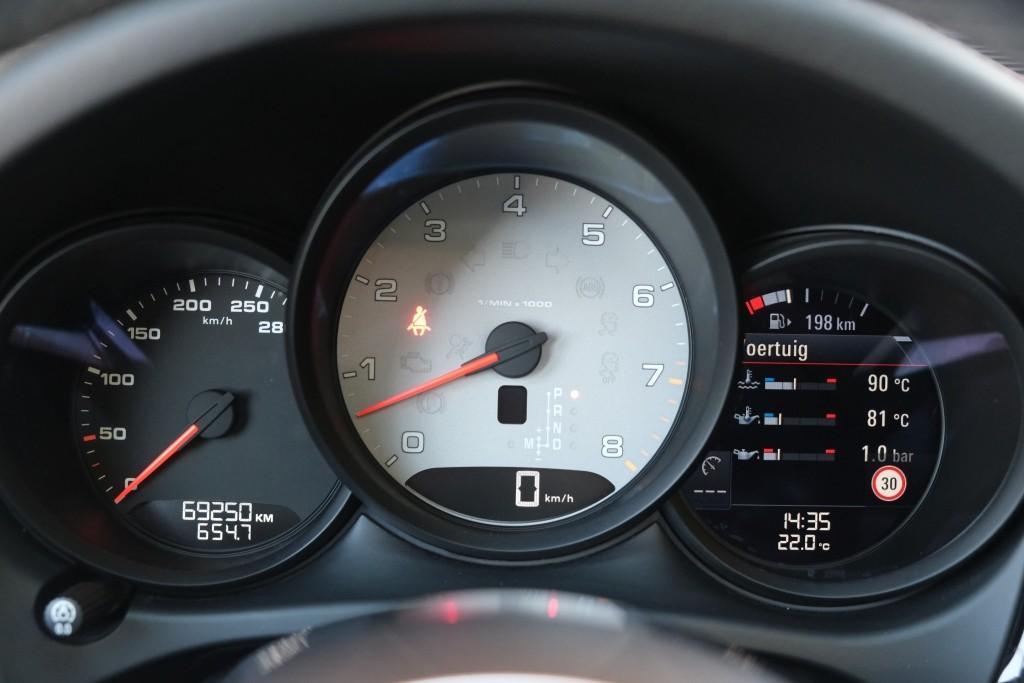 Porsche Macan 3.0 S 354pk PDK | Navi | App Connect | Panoramadak | Leder | Memory | Camera | Elektrische Achterklep | Sportuitlaat afbeelding 12