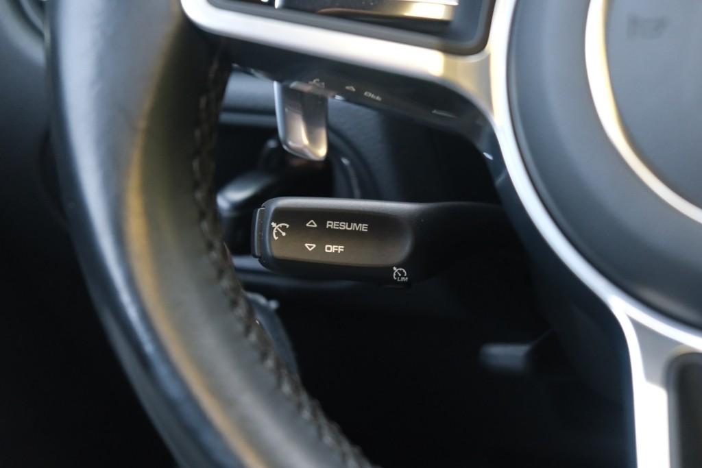 Porsche Macan 3.0 S 354pk PDK | Navi | App Connect | Panoramadak | Leder | Memory | Camera | Elektrische Achterklep | Sportuitlaat afbeelding 14