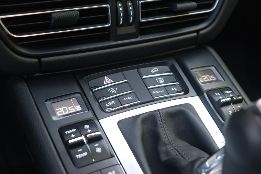 Porsche Macan 3.0 S 354pk PDK | Navi | App Connect | Panoramadak | Leder | Memory | Camera | Elektrische Achterklep | Sportuitlaat afbeelding 25