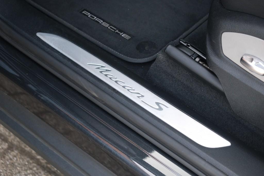 Porsche Macan 3.0 S 354pk PDK | Navi | App Connect | Panoramadak | Leder | Memory | Camera | Elektrische Achterklep | Sportuitlaat afbeelding 30
