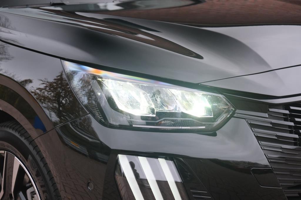 Peugeot 208 1.2 PureTech 100pk Allure | Navi | App Connect | Climate | Cruise | Camera | Dodehoek | PDC afbeelding 2