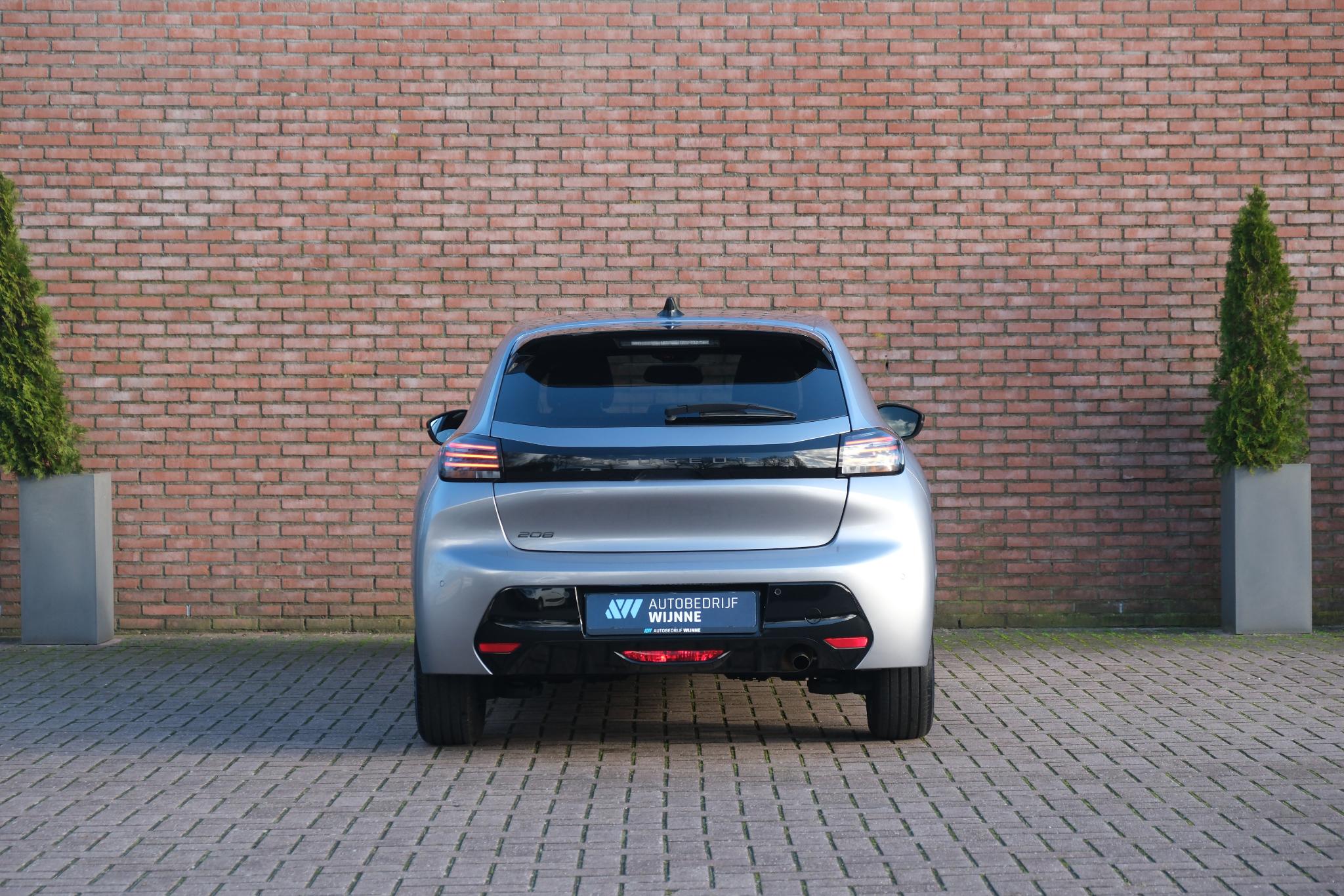 Peugeot 208 1.2 PureTech 100pk Allure | Navi | App Connect | Climate | Cruise | Camera | Dodehoek | PDC afbeelding 28