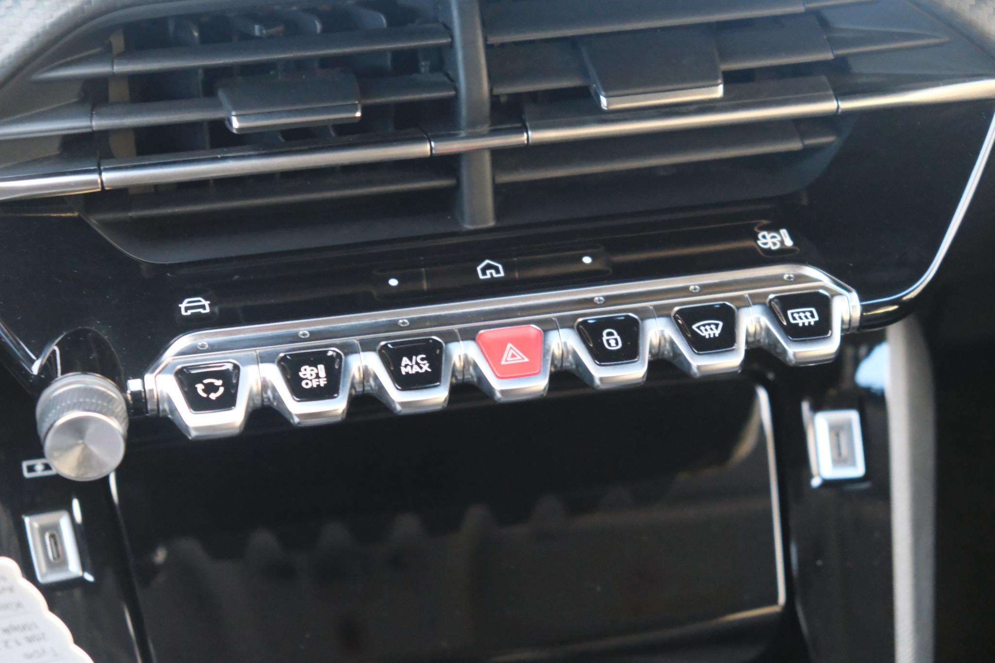 Peugeot 208 1.2 PureTech 100pk Allure | Navi | App Connect | Climate | Cruise | Camera | Dodehoek | PDC afbeelding 21