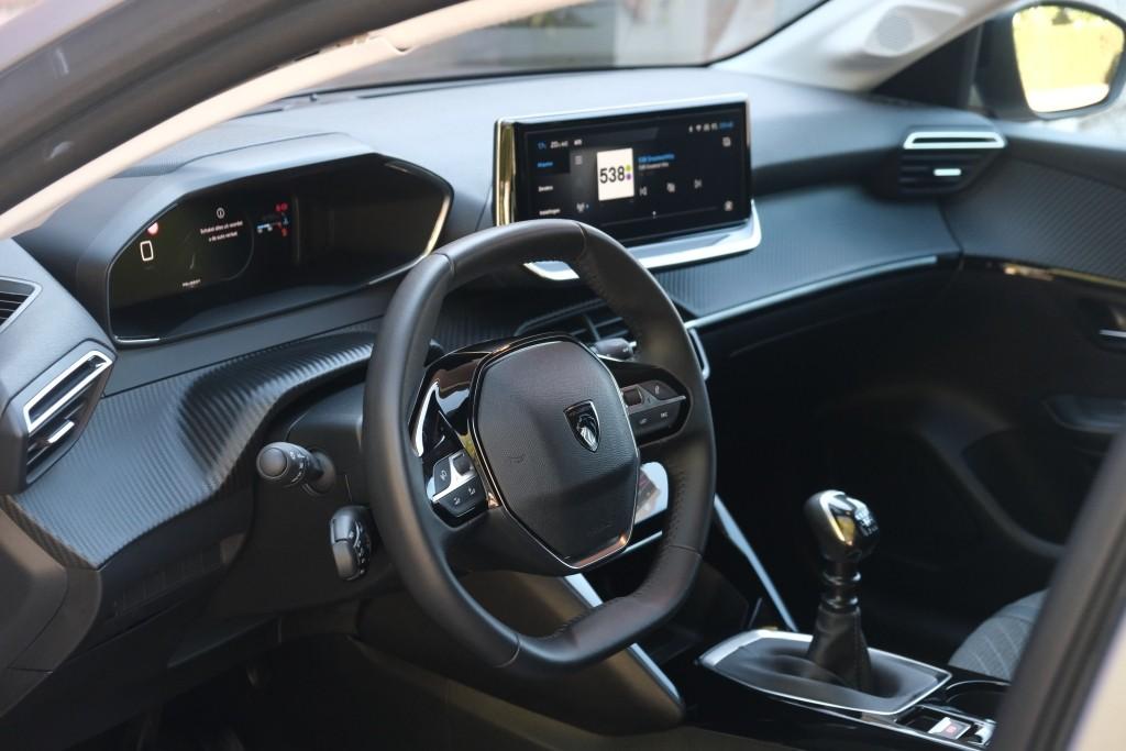Peugeot 208 1.2 PureTech 100pk Allure | Navi | App Connect | Climate | Cruise | Camera | Dodehoek | PDC afbeelding 8