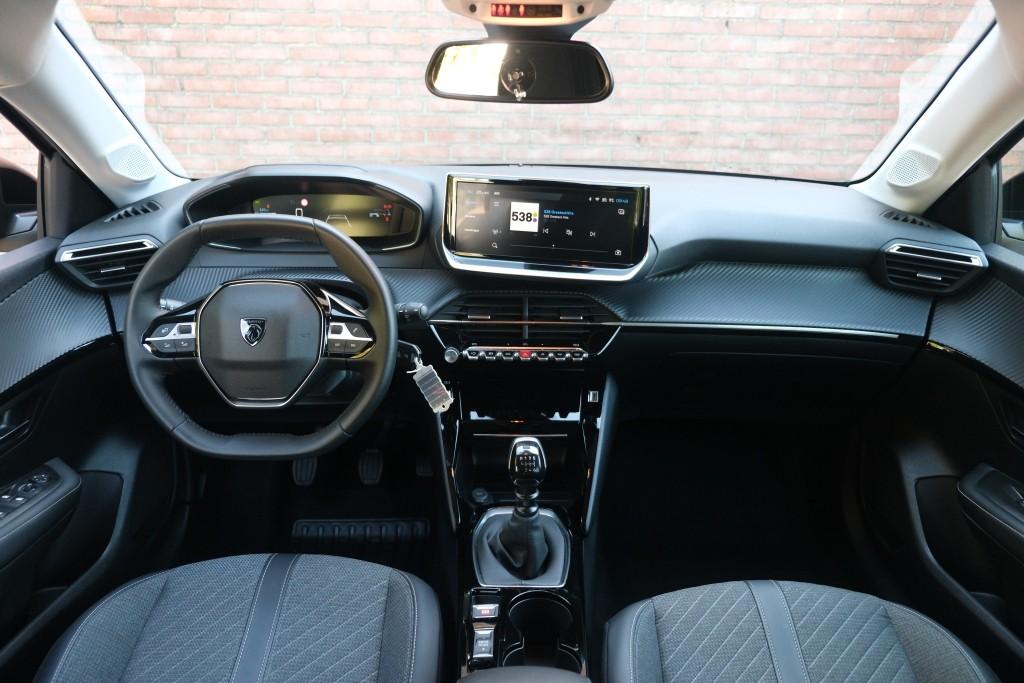 Peugeot 208 1.2 PureTech 100pk Allure | Navi | App Connect | Climate | Cruise | Camera | Dodehoek | PDC afbeelding 7