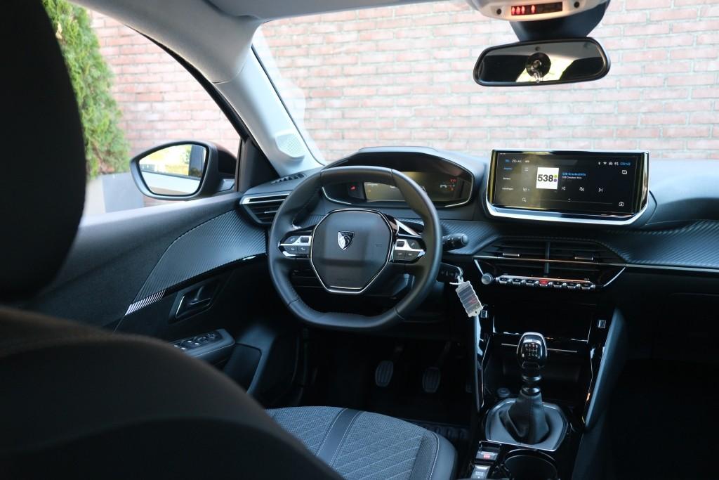 Peugeot 208 1.2 PureTech 100pk Allure | Navi | App Connect | Climate | Cruise | Camera | Dodehoek | PDC afbeelding 13