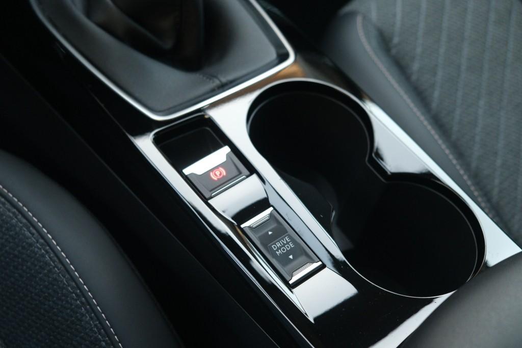 Peugeot 208 1.2 PureTech 100pk Allure | Navi | App Connect | Climate | Cruise | Camera | Dodehoek | PDC afbeelding 27