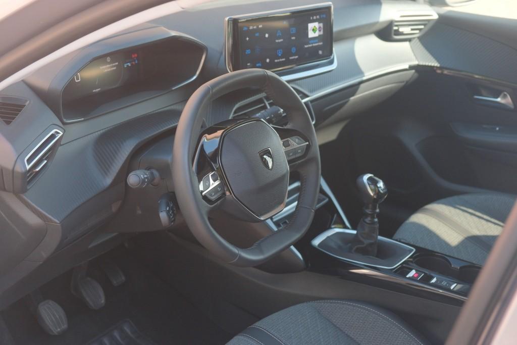 Peugeot 208 1.2 PureTech 100pk Allure | Navi | App Connect | Climate | Cruise | Camera | Dodehoek | PDC afbeelding 7
