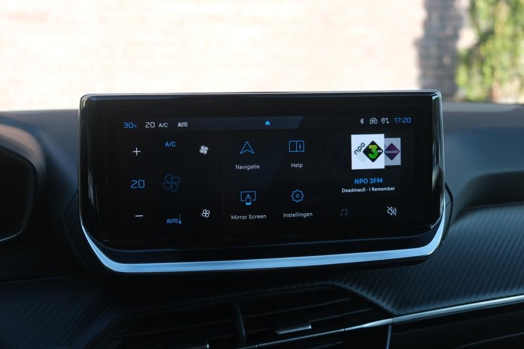 Peugeot 208 1.2 PureTech 100pk Allure | Navi | App Connect | Climate | Cruise | Camera | Dodehoek | PDC afbeelding 14