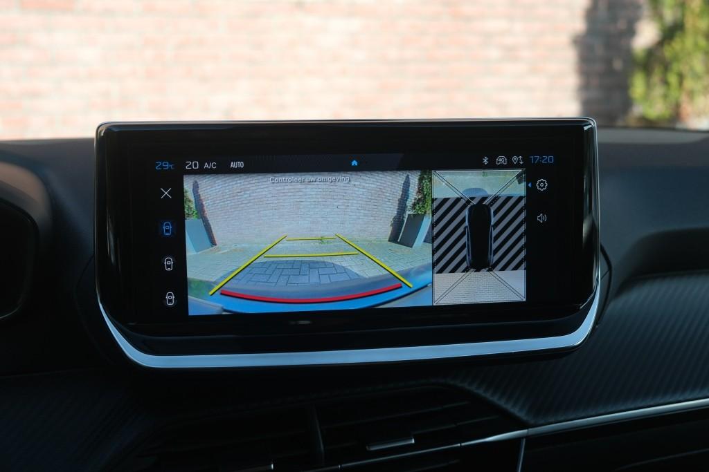 Peugeot 208 1.2 PureTech 100pk Allure | Navi | App Connect | Climate | Cruise | Camera | Dodehoek | PDC afbeelding 19