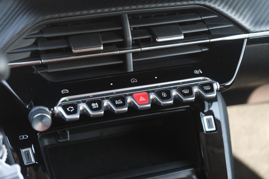 Peugeot 208 1.2 PureTech 100pk Allure | Navi | App Connect | Climate | Cruise | Camera | Dodehoek | PDC afbeelding 21