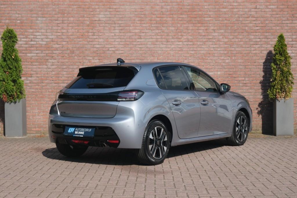 Peugeot 208 1.2 PureTech 100pk Allure | Navi | App Connect | Climate | Cruise | Camera | Dodehoek | PDC afbeelding 28