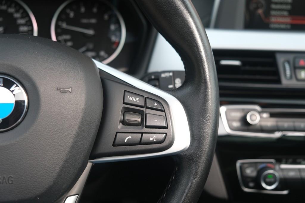 BMW X1 sDrive20i 192pk Aut. Essential | Navi | Climate | Panoramadak | Camera | Elektrische Achterklep | PDC afbeelding 10
