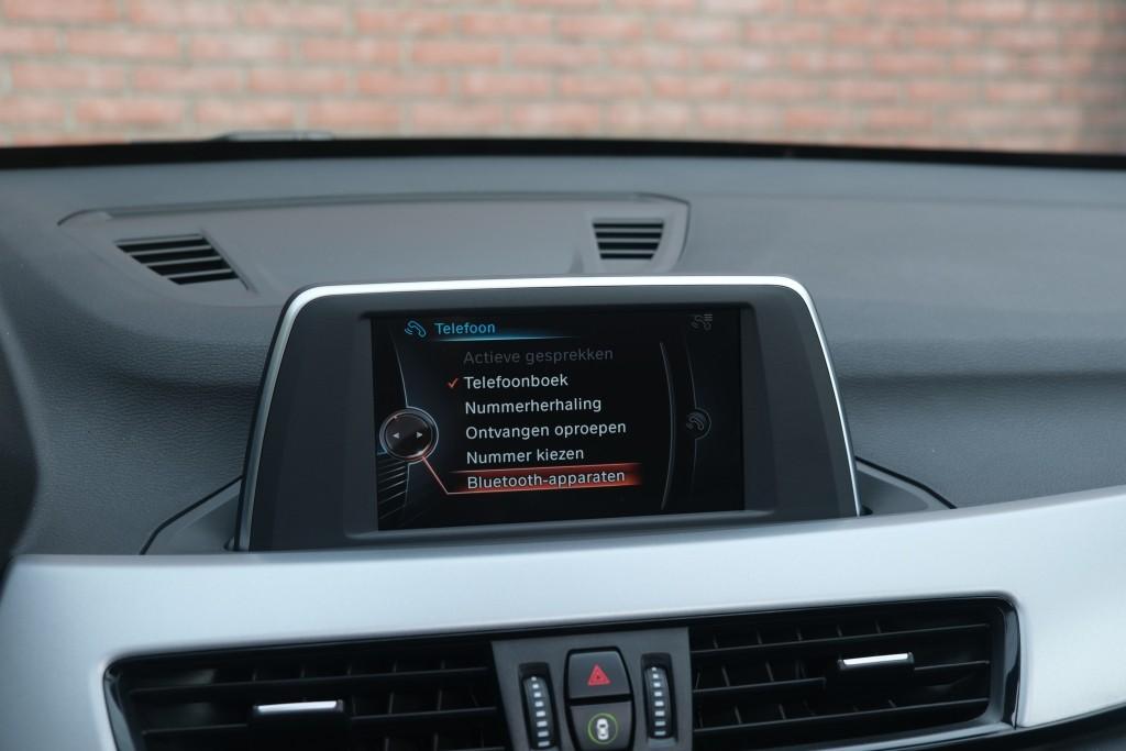 BMW X1 sDrive20i 192pk Aut. Essential | Navi | Climate | Panoramadak | Camera | Elektrische Achterklep | PDC afbeelding 19