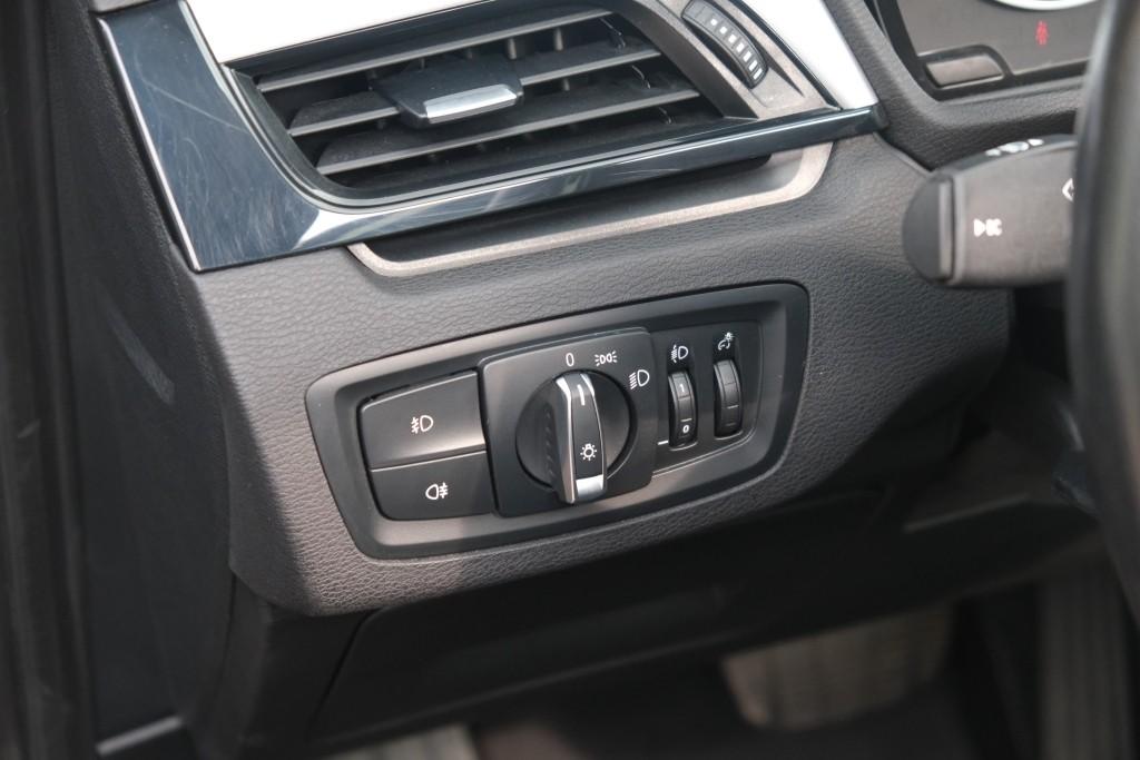 BMW X1 sDrive20i 192pk Aut. Essential | Navi | Climate | Panoramadak | Camera | Elektrische Achterklep | PDC afbeelding 29