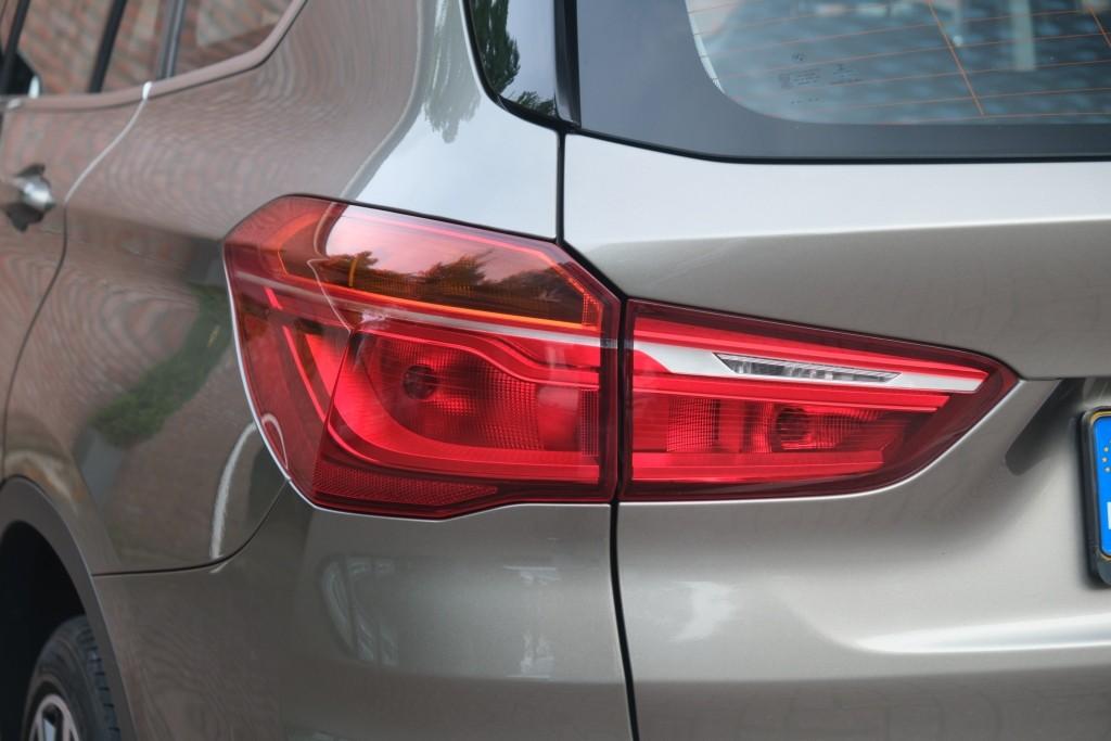 BMW X1 sDrive20i 192pk Aut. Essential | Navi | Climate | Panoramadak | Camera | Elektrische Achterklep | PDC afbeelding 31