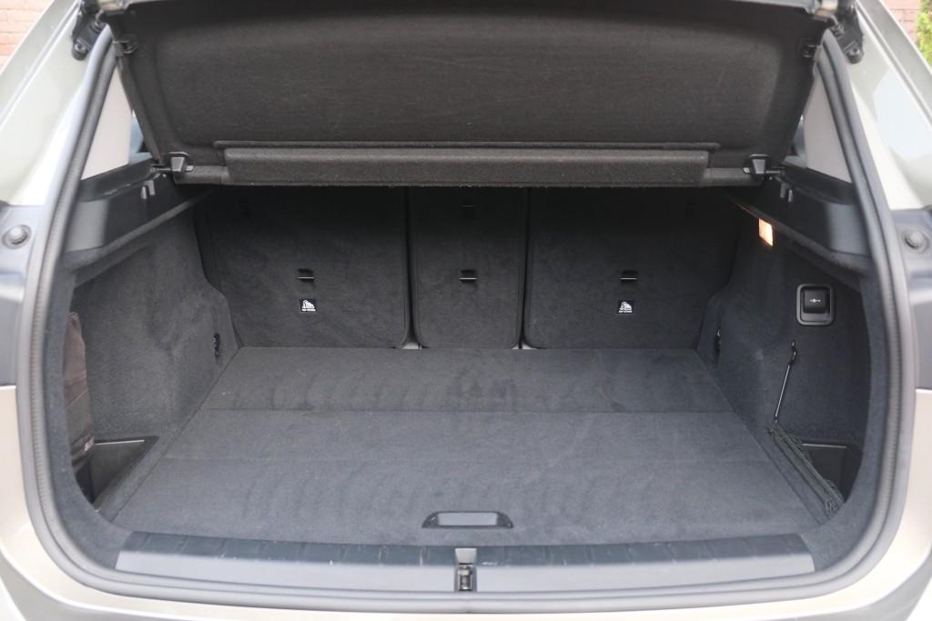 BMW X1 sDrive20i 192pk Aut. Essential | Navi | Climate | Panoramadak | Camera | Elektrische Achterklep | PDC afbeelding 33